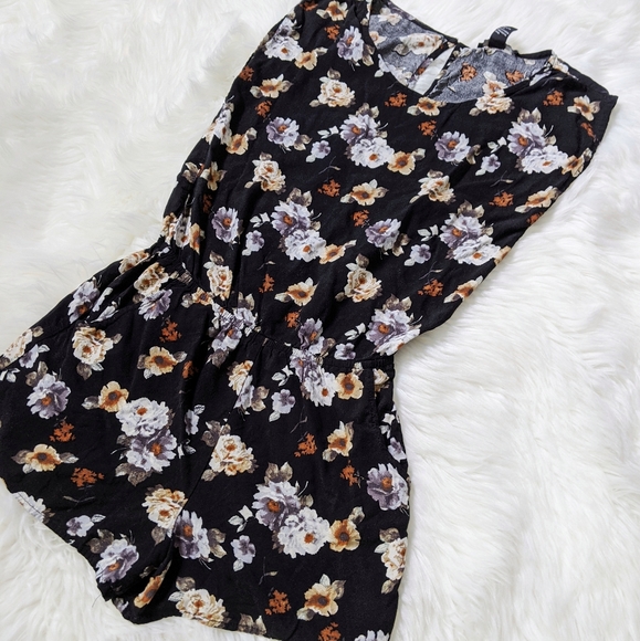 Forever 21 Pants - Forever21 Black Floral Romper Sleeveless Shorts S